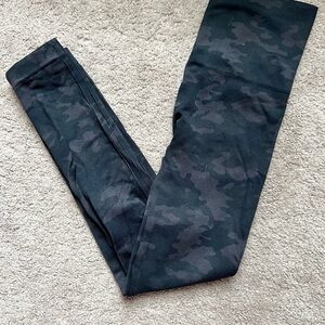SPANX Camouflage Leggings - Black and Gray